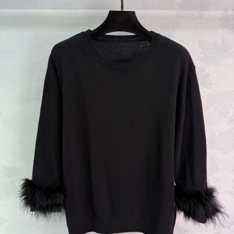 Va1e*ntin0 sweater